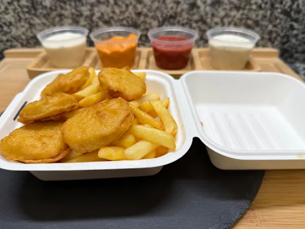 Kids Chicken Nuggets & Chips